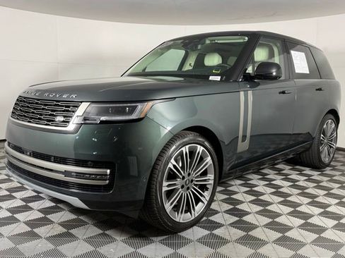 Used 2024 Land Rover Range Rover SE AWD/4WD image 2