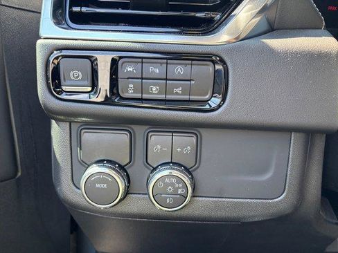 Used 2025 GMC Yukon Elevation image 15