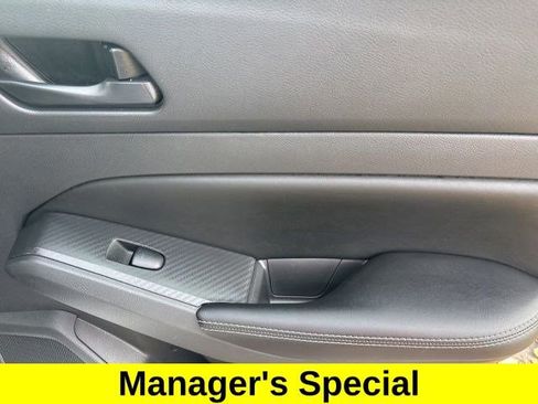 Used 2024 Nissan Altima 2.5 SV image 34