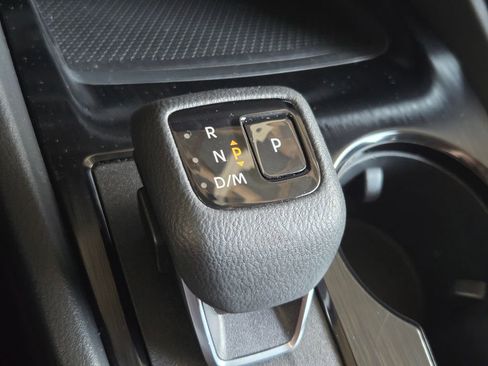 Used 2025 Nissan Rogue SV image 7