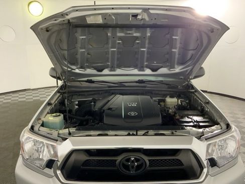 Used 2012 Toyota Tacoma Base image 40
