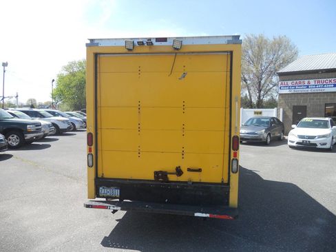 Used 2011 GMC Savana 3500 RWD image 12