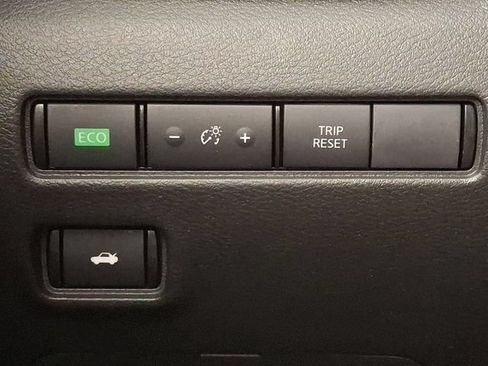 Used 2025 Nissan Sentra SV w/ All-Weather Package FWD image 24