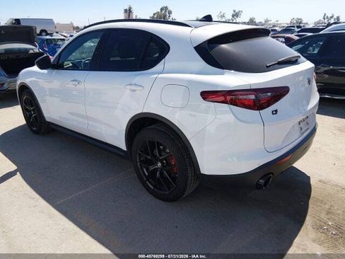Used 2019 Alfa Romeo Stelvio Ti Sport w/ Quick Order Package 22S Sport AWD/4WD image 3
