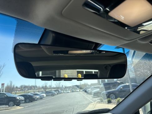 Used 2016 Lexus ES 350 w/ Luxury Package w/Wood Trim image 11