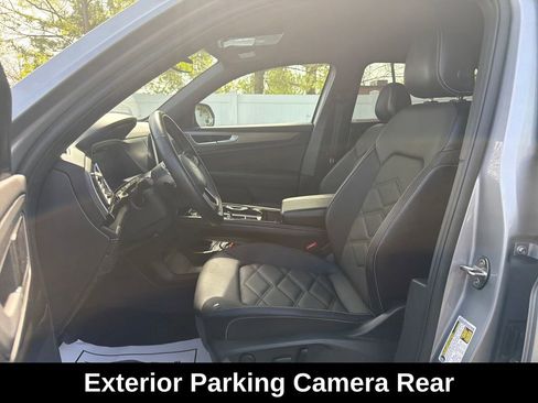 Used 2024 Volkswagen Atlas Cross Sport SE FWD image 10