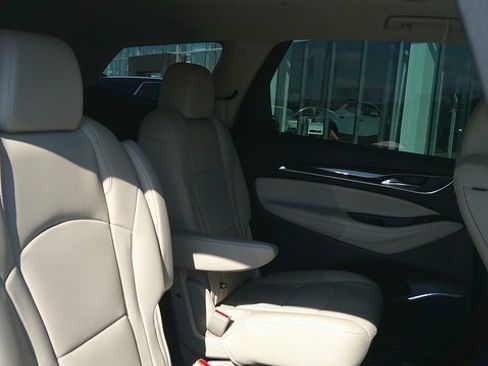 Used 2019 Buick Enclave Premium image 9