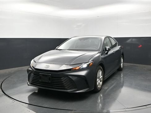 Used 2025 Toyota Camry Hybrid FWD image 4
