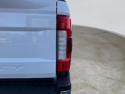 Used 2019 Ford F250 Lariat w/ Lariat Ultimate Package image 14