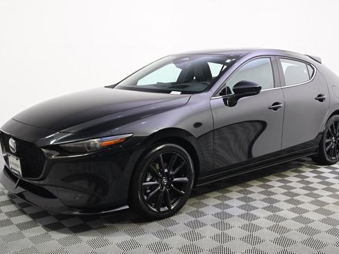 Certified 2025 MAZDA MAZDA3 Hatchback w/Premium Plus Pkg image 2