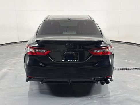 Used 2022 Toyota Camry SE FWD image 6
