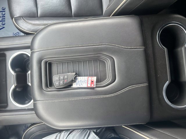 Used 2021 Chevrolet Tahoe Premier w/ Premium Package AWD/4WD image 40