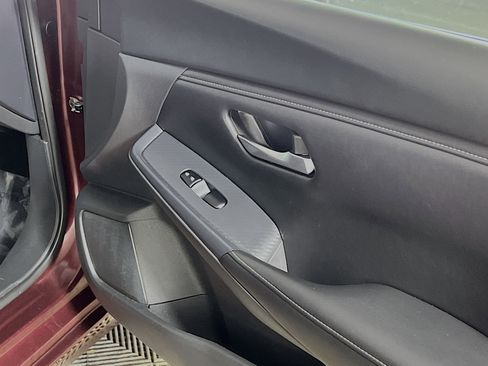 Used 2023 Nissan Sentra SV image 32