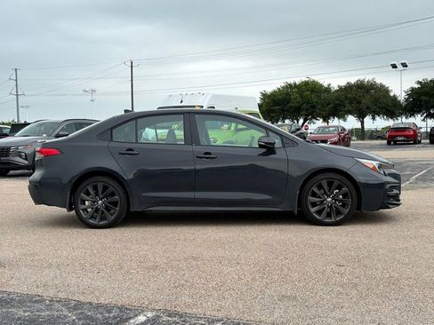 Used 2026 Toyota Corolla SE FWD image 4