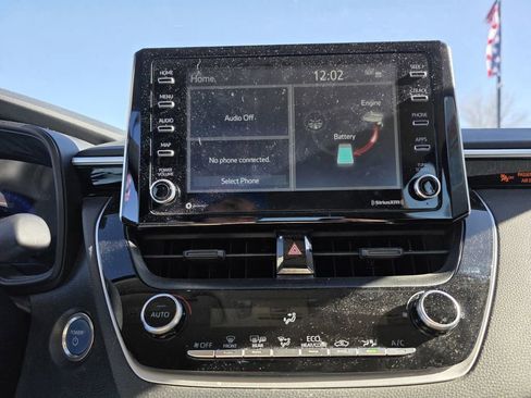 Used 2021 Toyota Corolla LE image 14