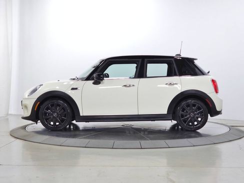 Used 2021 MINI Cooper 4-Door Hardtop FWD image 5