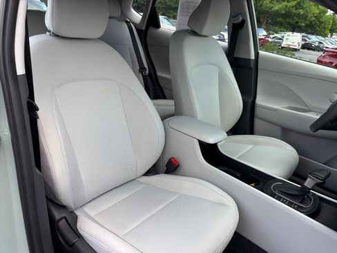 Used 2026 Hyundai Kona SE FWD image 16
