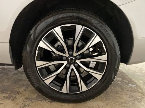 Used 2025 Volvo XC60 B5 Core image 30