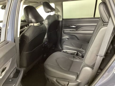 Used 2024 Toyota Grand Highlander AWD image 35