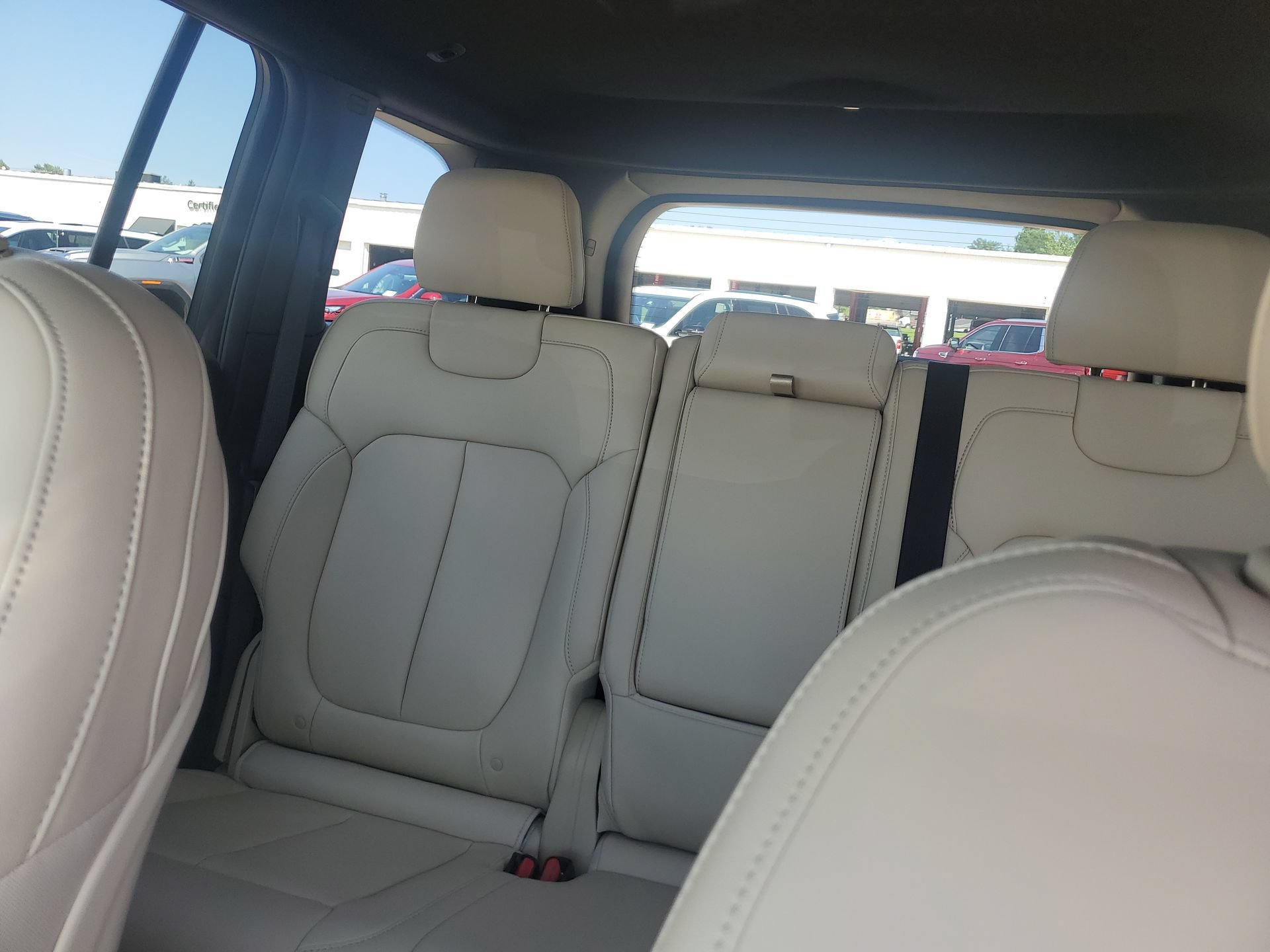 Used 2023 Jeep Grand Cherokee Limited AWD/4WD image 28