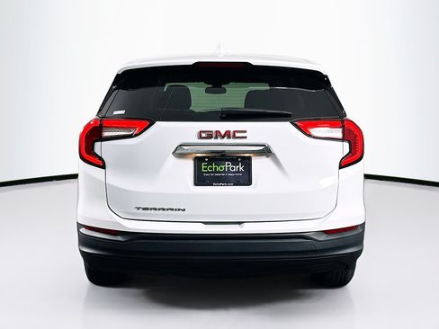 Used 2024 GMC Terrain SLE FWD image 7