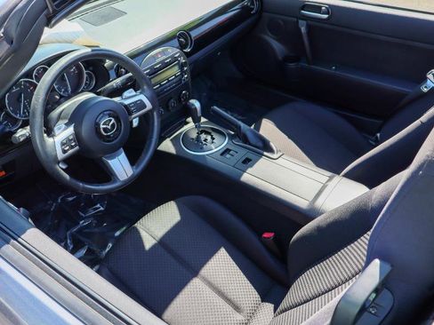 Used 2006 MAZDA MX-5 Miata Sport image 9