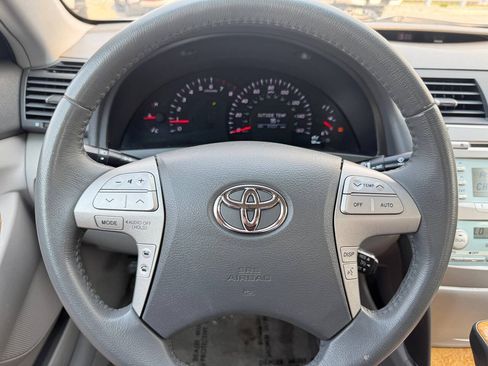 Used 2007 Toyota Camry XLE FWD image 29