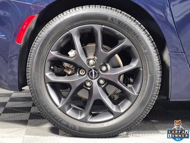 Used 2021 Chrysler Pacifica Touring w/ S Appearance Package FWD image 29
