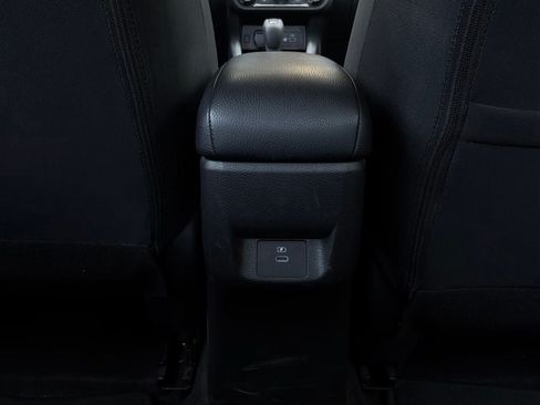 Used 2025 Nissan Versa SV FWD image 12