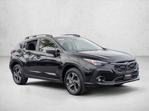 Used 2025 Subaru Crosstrek 2.0i Premium image 3