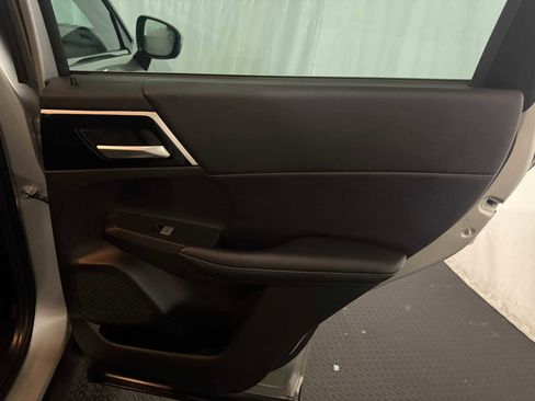 Used 2023 Mitsubishi Outlander SE image 26