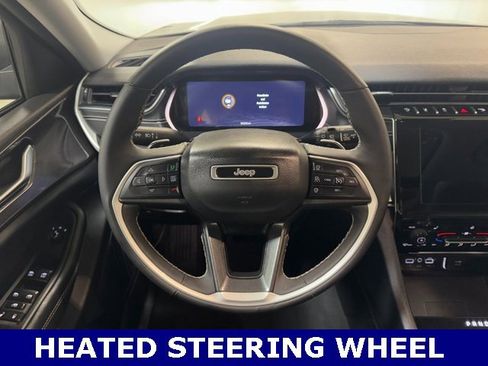 Used 2023 Jeep Grand Cherokee Laredo w/ Luxury Tech Group I image 16