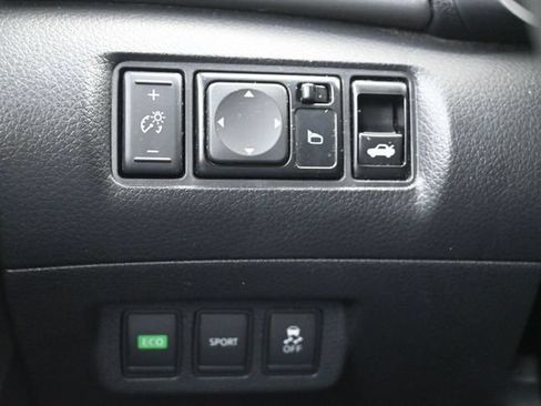 Used 2013 Nissan Sentra SR w/ Driver Pkg FWD image 25
