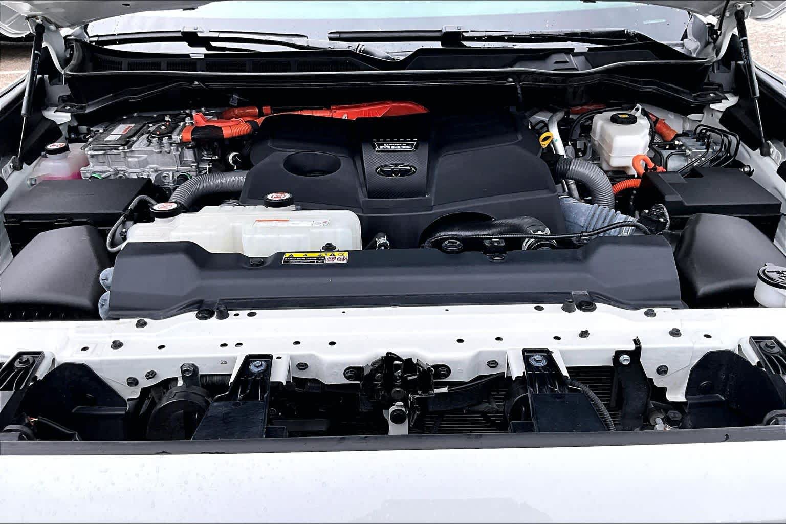 Used 2024 Toyota Sequoia Capstone AWD/4WD image 34