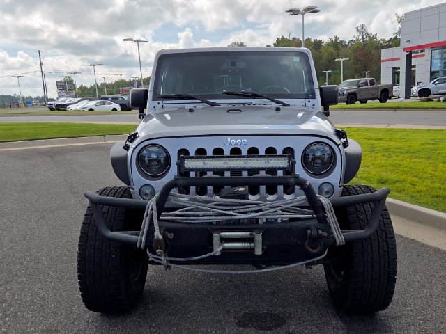 Used 2015 Jeep Wrangler Unlimited Rubicon w/ Connectivity Group AWD/4WD image 2