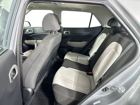 Certified 2023 Hyundai Venue SEL image 25