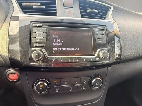 Used 2016 Nissan Sentra SV FWD image 19