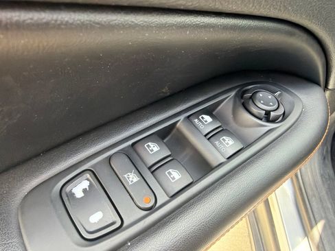 Used 2018 Jeep Compass Limited w/ Navigation Group FWD image 14