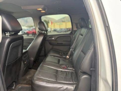 Used 2012 Chevrolet Suburban LT AWD/4WD image 16