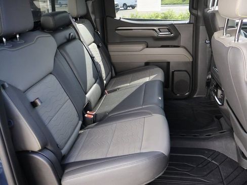 Certified 2022 Chevrolet Silverado 1500 ZR2 w/ Technology Package AWD/4WD image 11