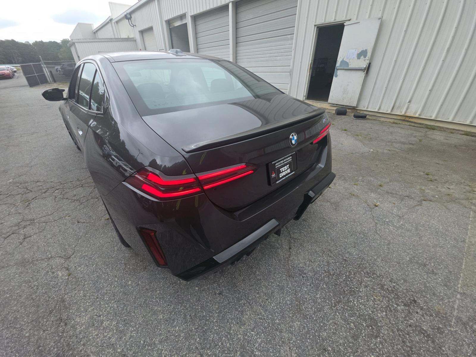 Used 2025 BMW M5 w/ Carbon Package AWD/4WD image 5