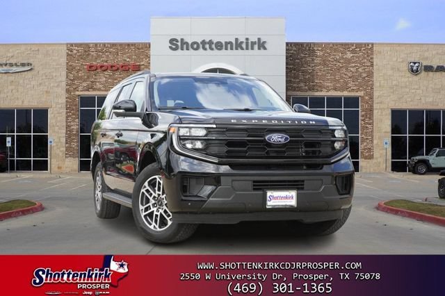 Used 2025 Ford Expedition Active AWD/4WD image 1