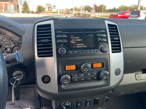 Used 2013 Nissan Frontier SV image 15