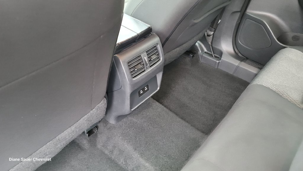 Used 2025 Nissan Rogue SV AWD/4WD image 26