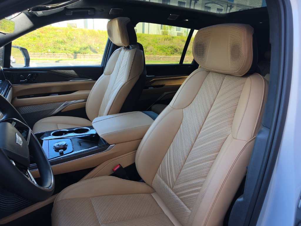 Used 2025 Cadillac Escalade IQ Sport 2 AWD/4WD image 10