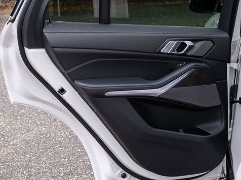 Used 2025 BMW X5 xDrive40i image 28