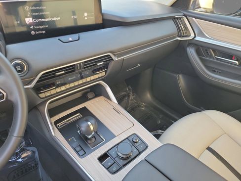 Used 2025 MAZDA CX-90 3.3 Turbo w/ Preferred Package image 38