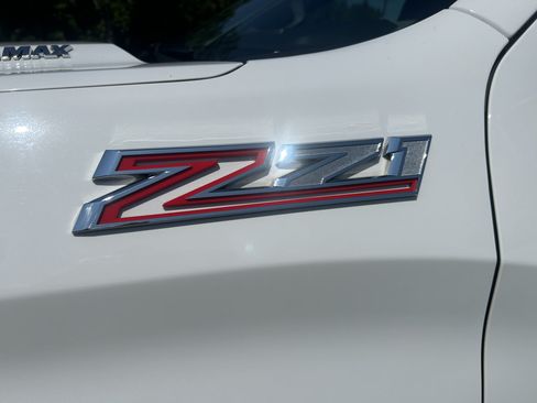 Used 2022 Chevrolet Silverado 1500 LTZ w/ LTZ Premium Package AWD/4WD image 5