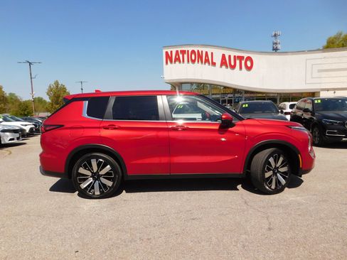 Used 2025 Mitsubishi Outlander SE AWD/4WD image 4
