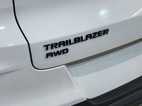 Used 2023 Chevrolet TrailBlazer RS w/ Sun and Liftgate Package image 11